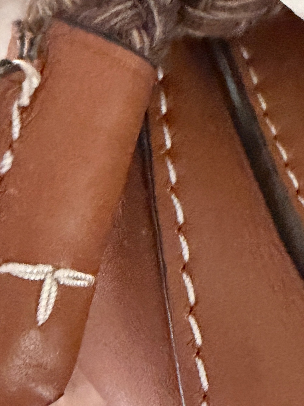 Tory Burch 2019 Runway
Sample Hobo - Frayed Silk & Rope - Picture 6 of 8